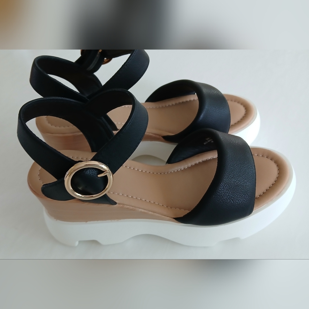 NWOT - C Comfort Black Faux Wood Wedge Sandals – Size 9 - Chic and Modern